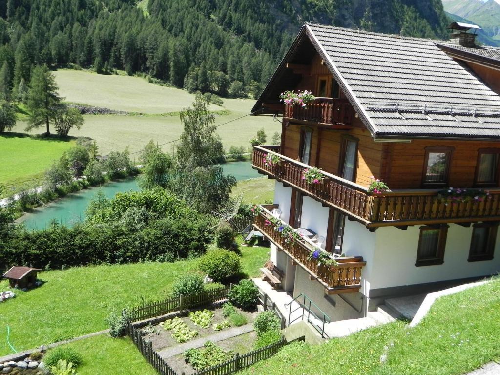 Haus Marienheim Bed and Breakfast Heiligenblut Eksteriør billede